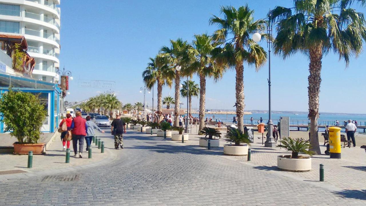 Appartamento Kave Blue Mackenzie 1 Bdr Flat Larnaca Esterno foto