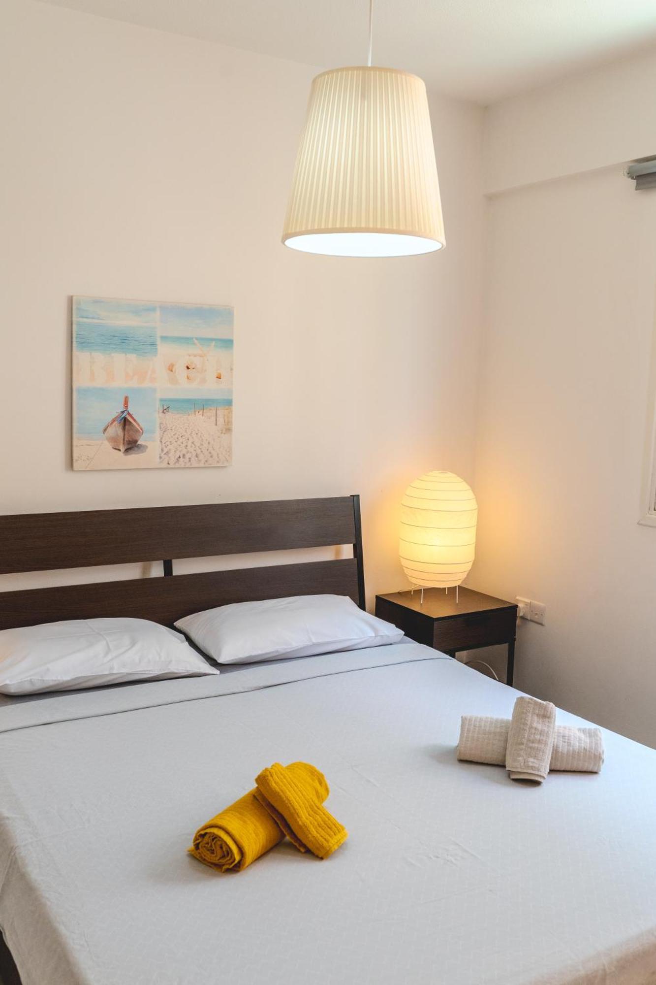 Appartamento Kave Blue Mackenzie 1 Bdr Flat Larnaca Esterno foto